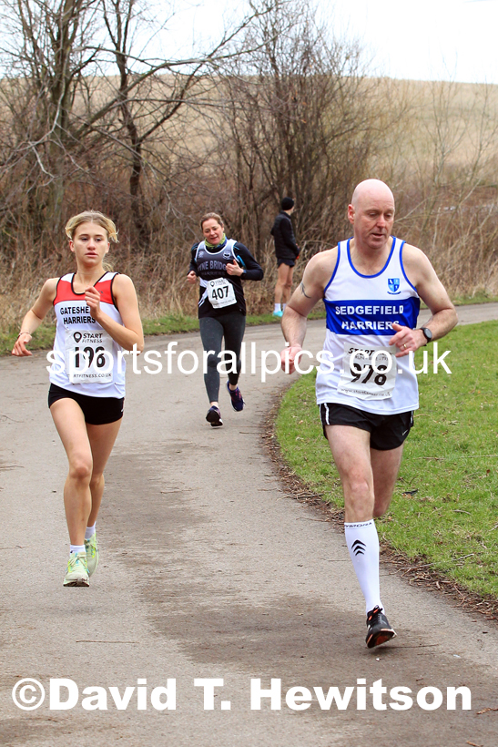 Senior women and veteran women and men over-50s NECAA Road Relay Champs., Hetton Lyons Park, Hetton le Hole, County Durham. Photo: David T. Hewitson/Sports for All Pics